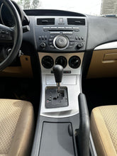 Load image into Gallery viewer, 2010 Mazda Mazda 3i