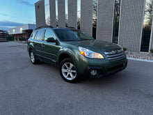 Load image into Gallery viewer, 2014 Subaru Outback 2.5l Premium
