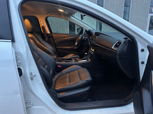 Load image into Gallery viewer, 2015 Mazda Mazda 6 Touring