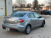 Load image into Gallery viewer, 2011 Mazda Mazda 3i