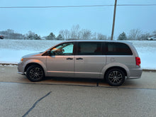 Load image into Gallery viewer, 2019 Dodge Grand Caravan SE