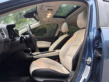 Load image into Gallery viewer, 2017 Mazda 3 S Grand Touring