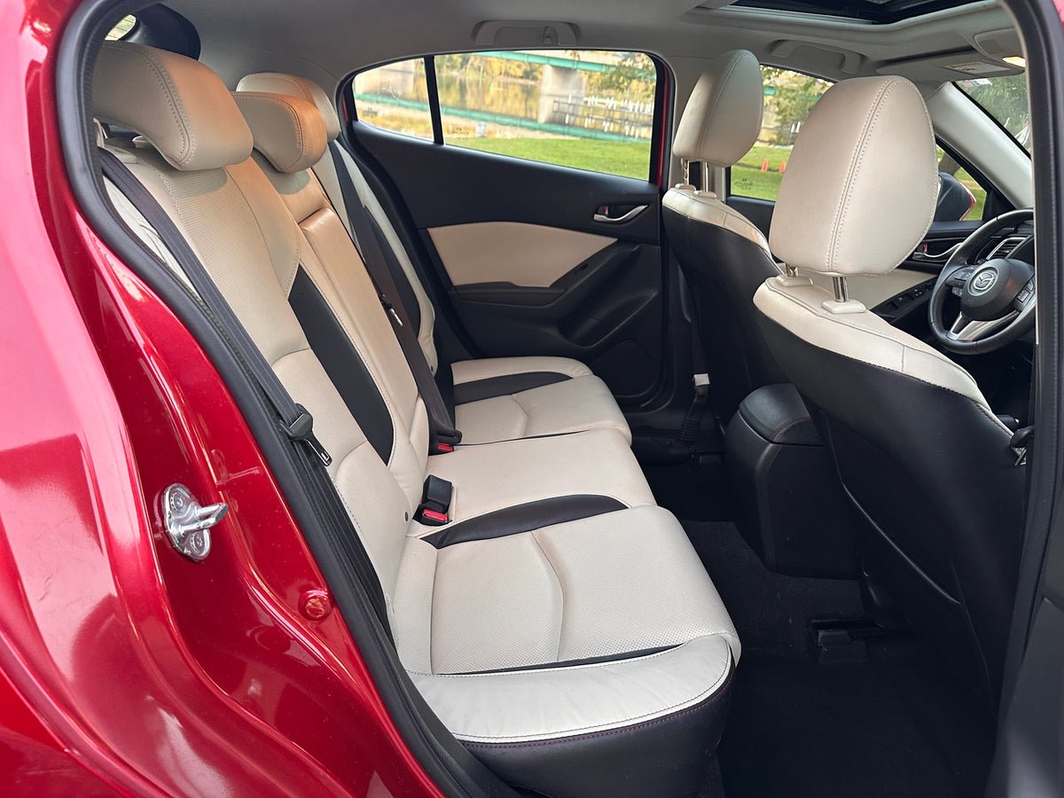 2015 Mazda Mazda 3S Grand Touring Hatchback