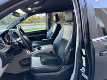 Load image into Gallery viewer, 2017 Dodge Grand Caravan SXT
