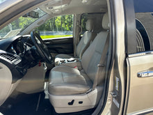 Load image into Gallery viewer, 2013 Chrysler Town and Country Touring L