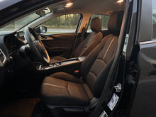 Load image into Gallery viewer, 2017 Mazda Mazda 3i Sport