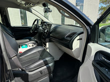 Load image into Gallery viewer, 2013 Chrysler Town and Country Touring L