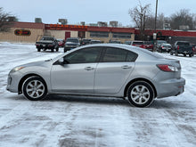 Load image into Gallery viewer, 2013 Mazda Mazda 3i Skyactive