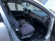 Load image into Gallery viewer, 2004 Mazda Mazda 3S
