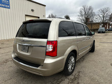 Load image into Gallery viewer, 2014 Chrysler Town and Country Touring L