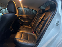 Load image into Gallery viewer, 2015 Mazda Mazda 6 Touring