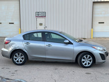 Load image into Gallery viewer, 2011 Mazda Mazda 3i
