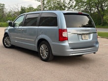 Load image into Gallery viewer, 2013 Chrysler Town and Country Touring L