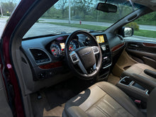 Load image into Gallery viewer, 2016 Chrysler Town and Country Touring