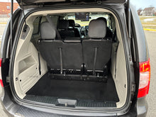 Load image into Gallery viewer, 2015 Chrysler Town and Country Touring L