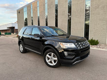Load image into Gallery viewer, 2017 Ford Explorer XLT