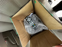 Load image into Gallery viewer, 2014 Chrysler Town and Country Touring L