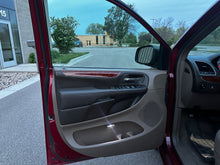 Load image into Gallery viewer, 2016 Chrysler Town and Country Touring