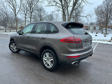 Load image into Gallery viewer, 2016 Porsche Cayenne