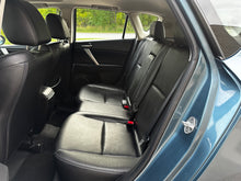 Load image into Gallery viewer, 2011 Mazda Mazda 3S Grand Touring Hatchback