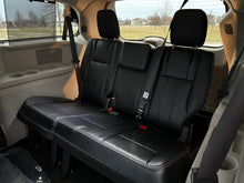 Load image into Gallery viewer, 2015 Chrysler Town and Country Touring L