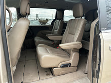 Load image into Gallery viewer, 2014 Chrysler Town and Country Touring L