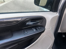 Load image into Gallery viewer, 2012 Dodge Grand Caravan SE