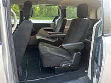 Load image into Gallery viewer, 2012 Dodge Grand Caravan SE