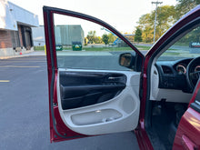 Load image into Gallery viewer, 2014 Dodge Grand Caravan