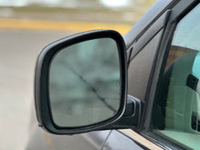 Load image into Gallery viewer, 2015 Chrysler Town and Country Touring L