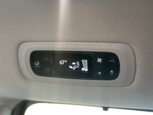 Load image into Gallery viewer, 2017 Chrysler Pacifica Touring L