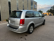 Load image into Gallery viewer, 2012 Dodge Grand Caravan SE