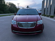 Load image into Gallery viewer, 2016 Chrysler Town and Country Touring