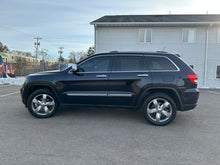 Load image into Gallery viewer, 2011 Jeep Grand Cherokee Overland