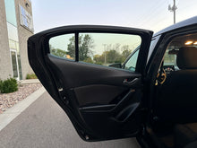 Load image into Gallery viewer, 2017 Mazda Mazda 3i Sport