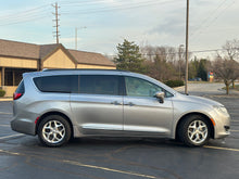 Load image into Gallery viewer, 2017 Chrysler Pacifica Touring L