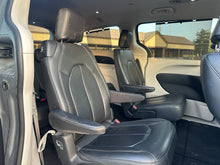 Load image into Gallery viewer, 2017 Chrysler Pacifica Touring L