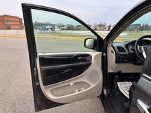 Load image into Gallery viewer, 2015 Chrysler Town and Country Touring L