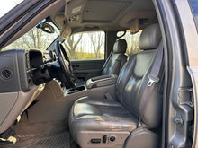 Load image into Gallery viewer, 2005 Chevrolet Tahoe Z71