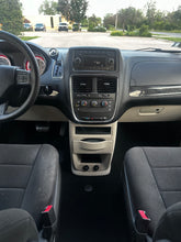 Load image into Gallery viewer, 2012 Dodge Grand Caravan SE