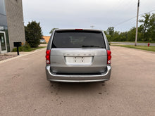 Load image into Gallery viewer, 2013 Dodge Grand Caravan SE