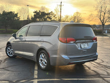 Load image into Gallery viewer, 2017 Chrysler Pacifica Touring L