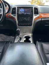 Load image into Gallery viewer, 2011 Jeep Grand Cherokee Overland