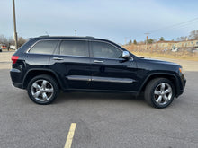 Load image into Gallery viewer, 2011 Jeep Grand Cherokee Overland