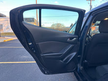 Load image into Gallery viewer, 2016 Mazda Mazda 3i