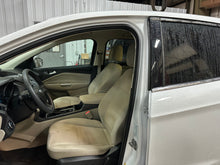 Load image into Gallery viewer, 2017 Ford Escape SE