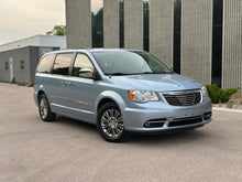Load image into Gallery viewer, 2013 Chrysler Town and Country Touring L