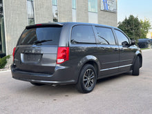 Load image into Gallery viewer, 2016 Dodge Grand Caravan SXT
