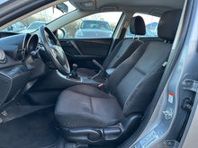 Load image into Gallery viewer, 2011 Mazda Mazda 3i