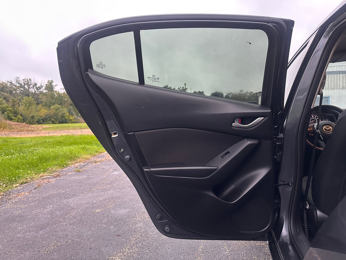 2016 Mazda MAZDA3 i Sport - Photo 16